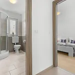 Apartamento Lotuspoolapart Premantura