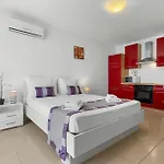 Apartman Lotuspoolapart Premantura