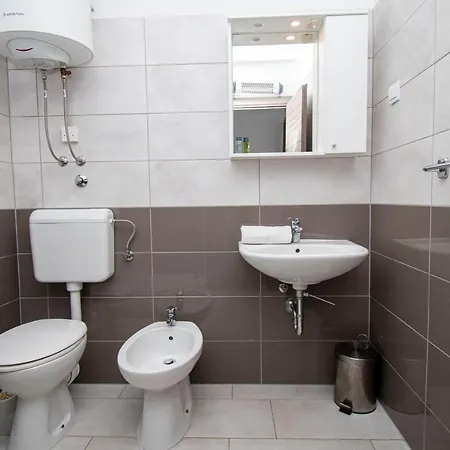 Apartament Lotuspoolapart *