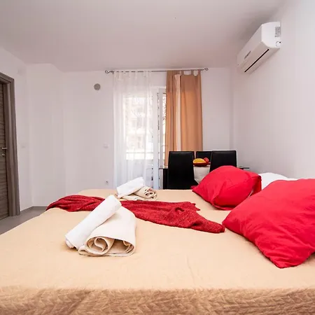 Lotuspoolapart Apartament Premantura