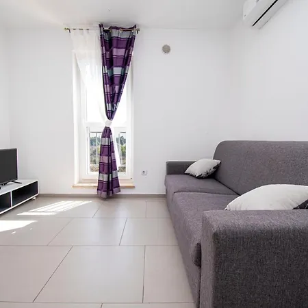 Lotuspoolapart * Premantura