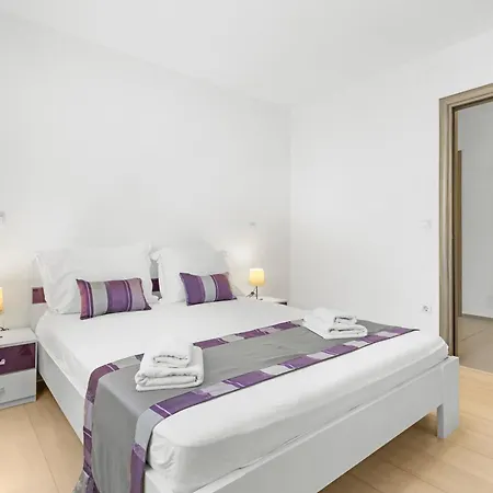 Lotuspoolapart Apartamento *