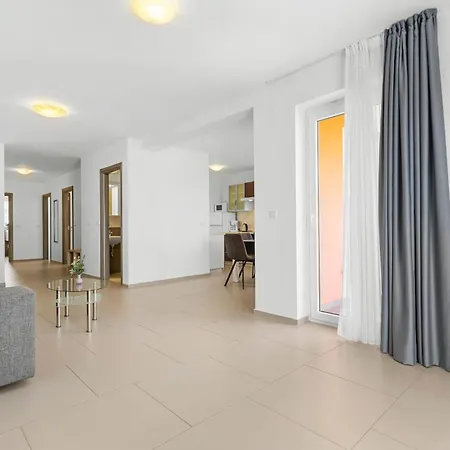 Lotuspoolapart Apartman *