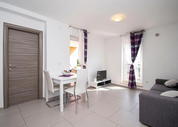 Lotuspoolapart * Premantura