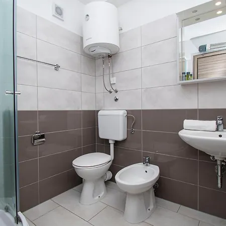 Lotuspoolapart Apartment Premantura
